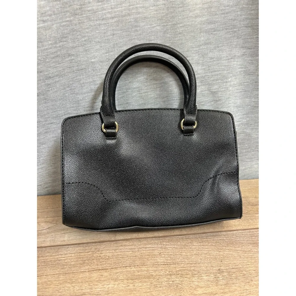 Nine West Womens Black Pebbled Faux Leather Satchel Handbag Gold Hardware Charm